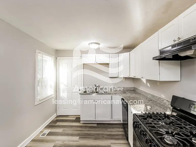 556944_008_kitchen_14119264.jpg