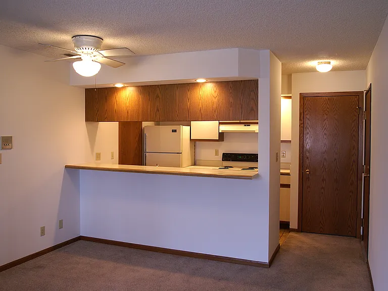 Sundance Apartments — Photo 5