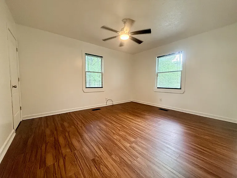 113 N Wright St — Photo 9