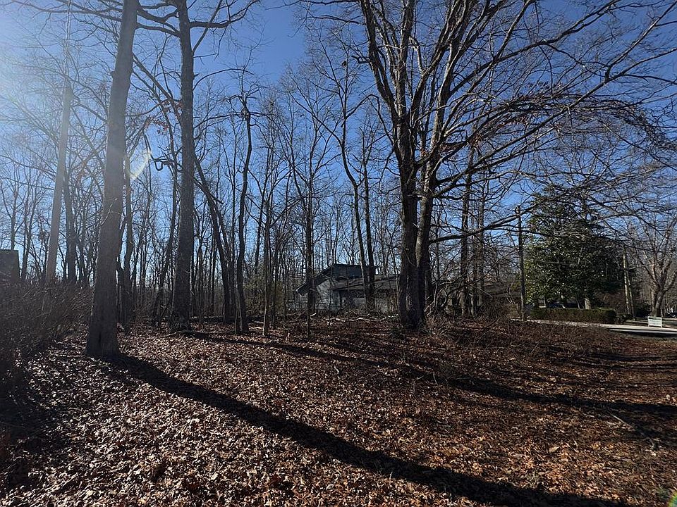1st image of 336 Lakeview Dr