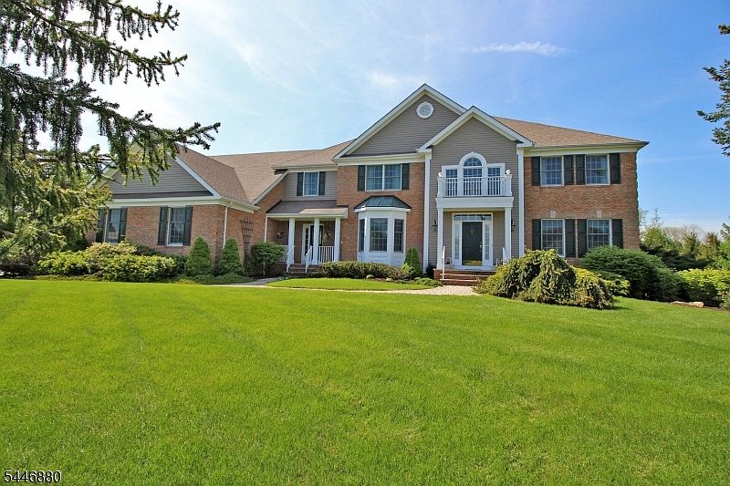 1st image of 17 Dege Farm Rd