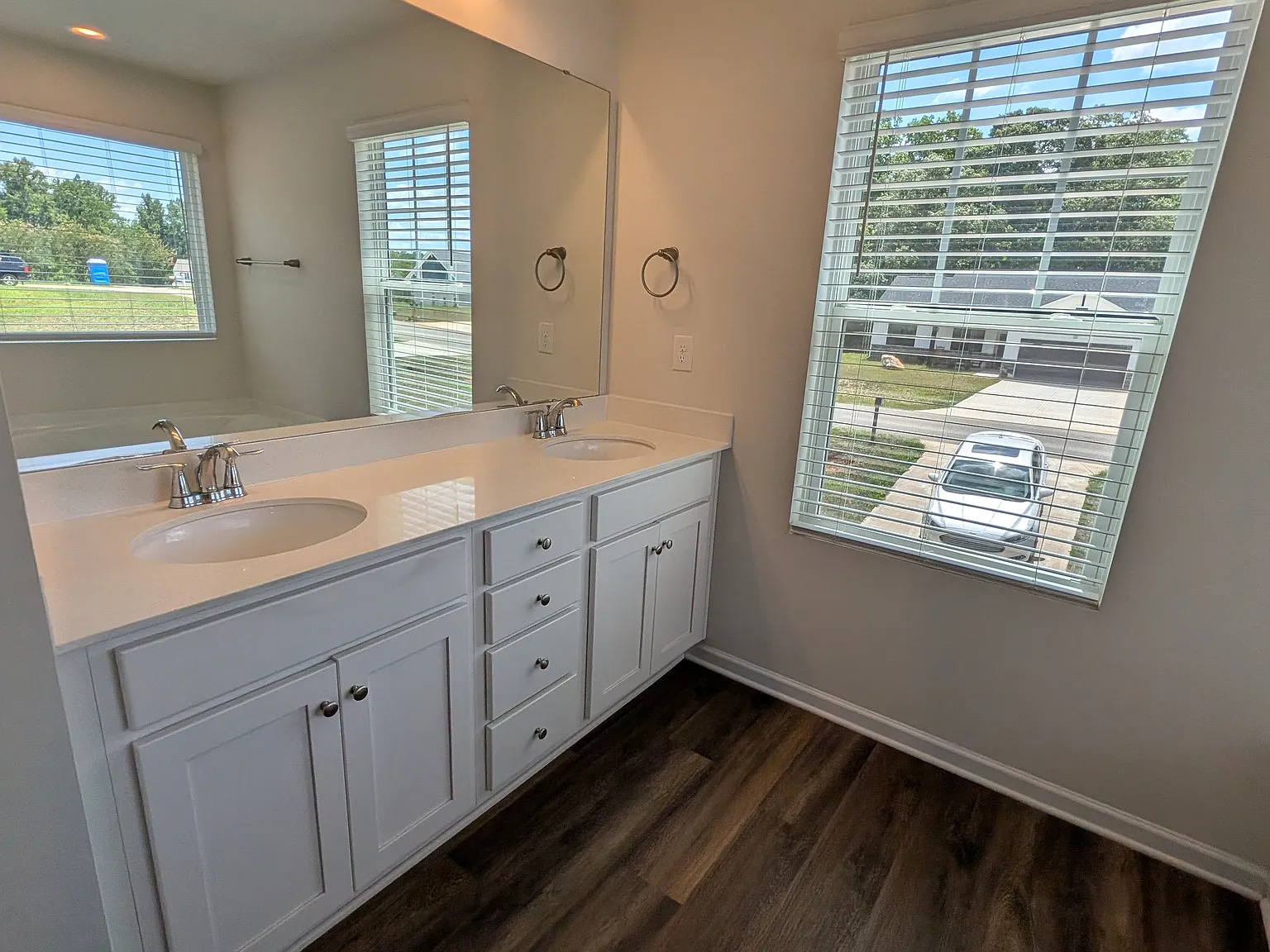 4 bed, 2.5 bath, 1744 sqft, $1,800 — Photo 4