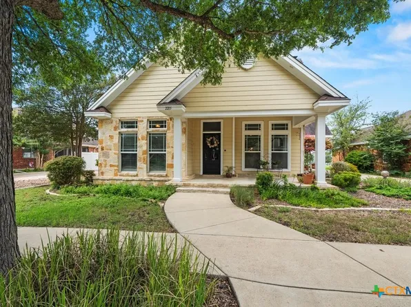 2215 Gruene Lake Dr, New Braunfels, TX 78130