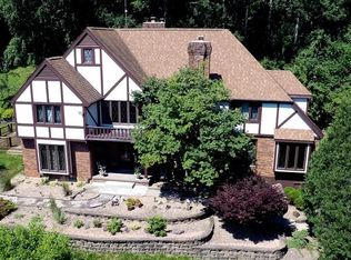 N2275 Willow Way W, La Crosse, WI 54601