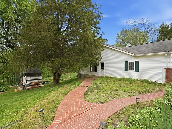 3rd image of 2400 Liberty Rd