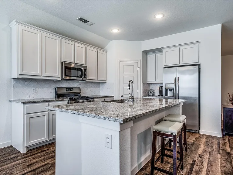 1532 Calcot Ln — Photo 9