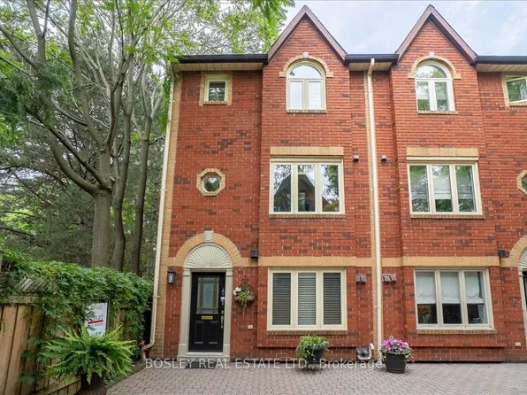18 Doncrest Rd #11, Toronto, ON M4K 1R8