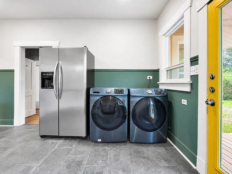 502 E Courtland Pl — Photo 8