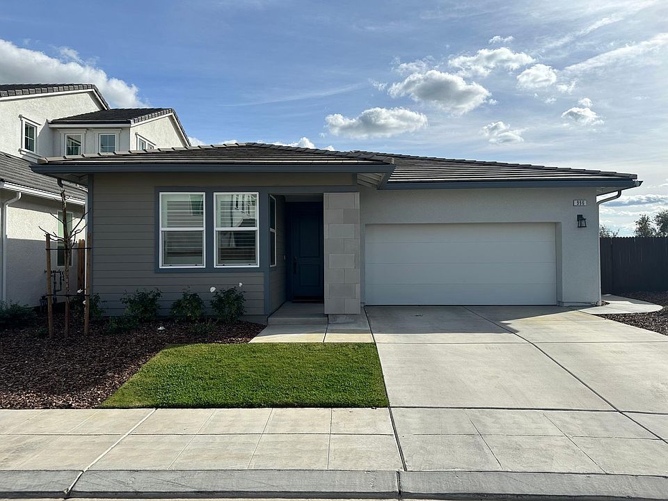 1st image of 996 Ponderosa Way W