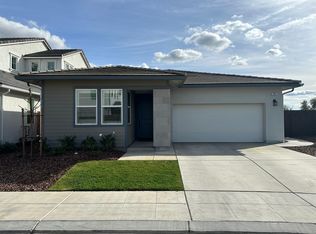 996 Ponderosa Way W, Madera, CA
