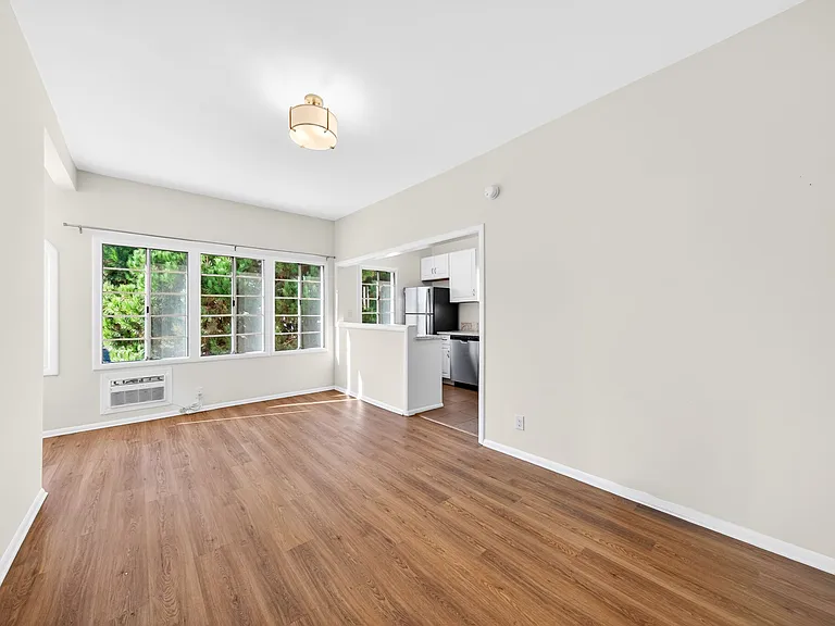 824 N Hayworth Ave #C — Photo 3