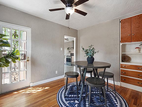 4th image of 313 Carlisle Blvd SE