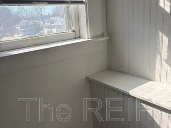 1025 N Washington Ave APT 9, Lansing, MI 48906