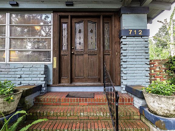 3rd image of 712 Edgewood Ave S