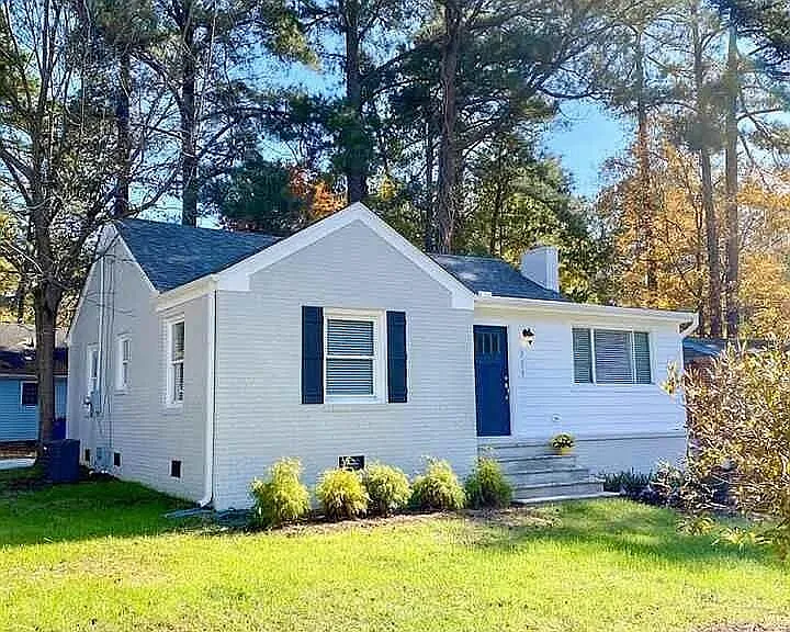 711 Sherrybrook Dr — Photo 1