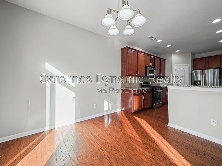 5470 Allison Ln — Photo 8