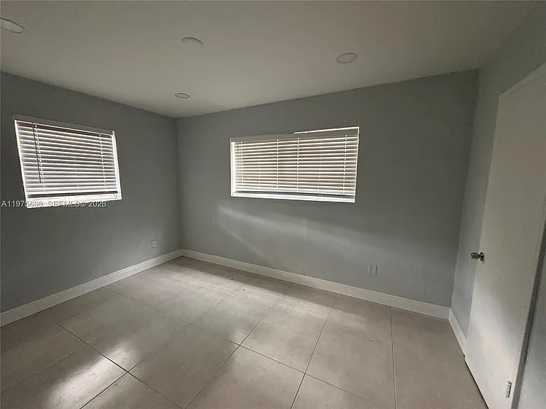 3600 SW 32nd Ave — Photo 7