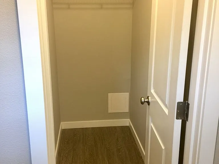 211 Jefferson Ave NW #A — Photo 10