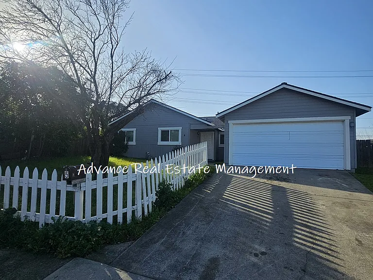 5 Eckert Ct — Photo 1