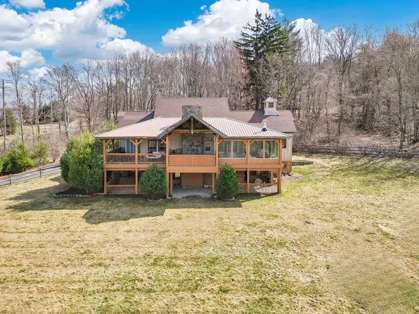 326 Little Rest Rd, Brimfield, MA 01010