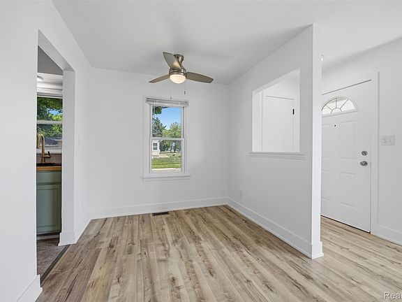 2nd image of 972 Arlene Ave