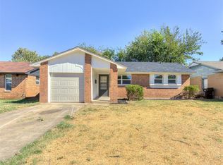 1007 NW 20th St, Moore, OK 73160