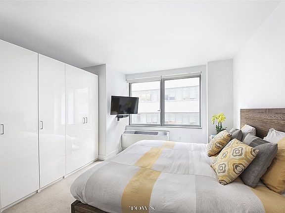 3rd image of 30 West St APT 8G