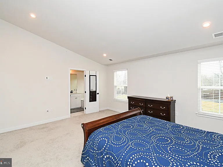 500 Sterling Dr — Photo 28