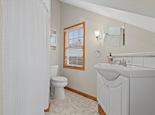 N65W30878 Beaver Lake Rd, Hartland, WI 53029