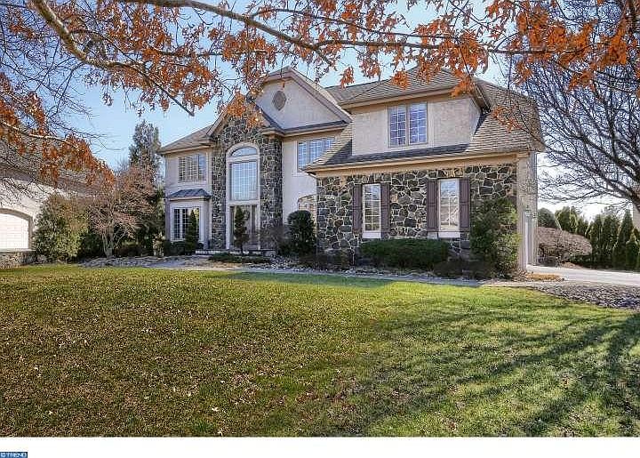 1st image of 10 Alders Ln