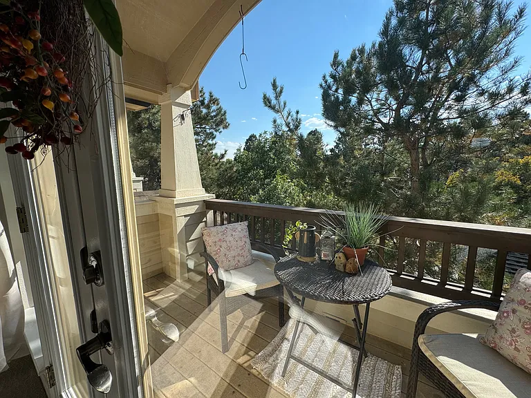1652 Cherry Hills Ln — Photo 22
