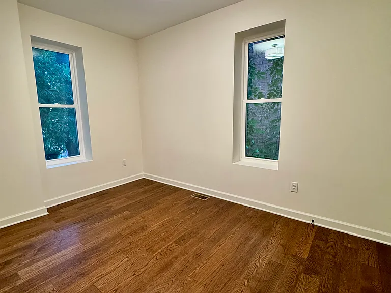 1321 Forsythe Ave — Photo 15