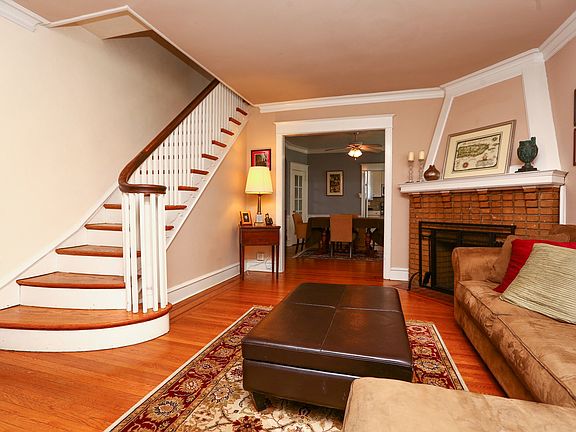 3rd image of 446 W Mount Airy Ave