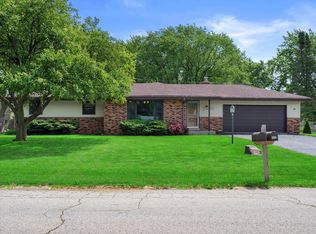 W132S6442 Saroyan Rd, Muskego, WI 53150