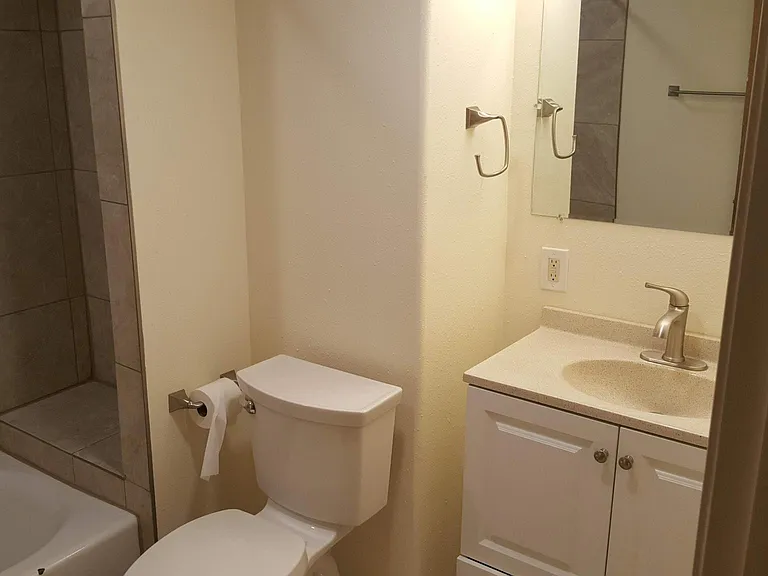 975 McIntire St — Photo 9