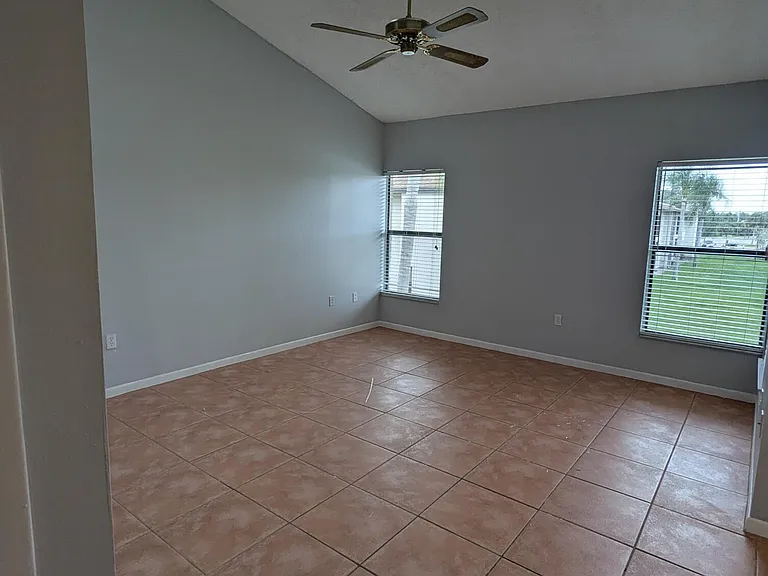 1051 Clearmont St NE #202 — Photo 17
