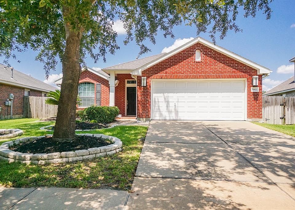 1st image of 21822 Field Green Dr