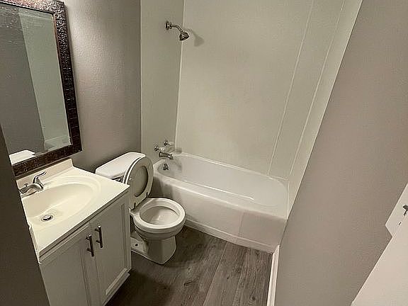 5th image of 2808 N General Wainwright Dr