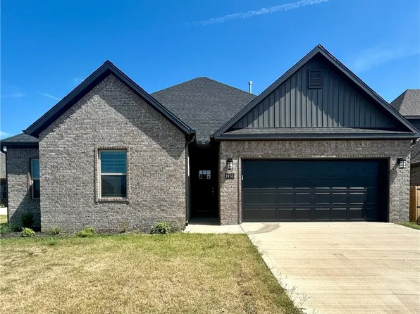 1930 Lordsburg Ct, Bentonville, AR 72713