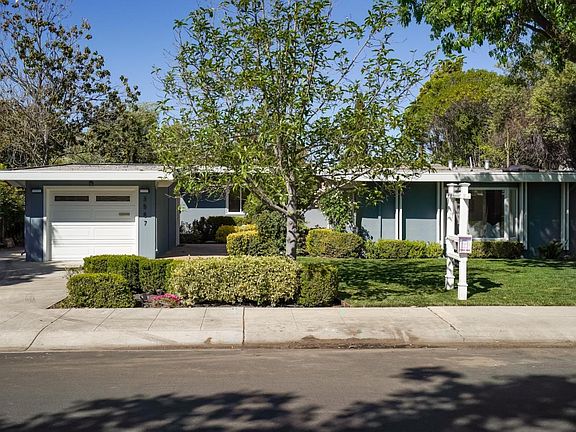 2nd image of 3587 Lupine Ave