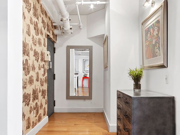 5th image of 150 W 26th St APT 901