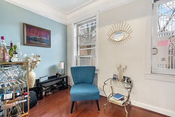 Sold by RE MAX Team | media 34