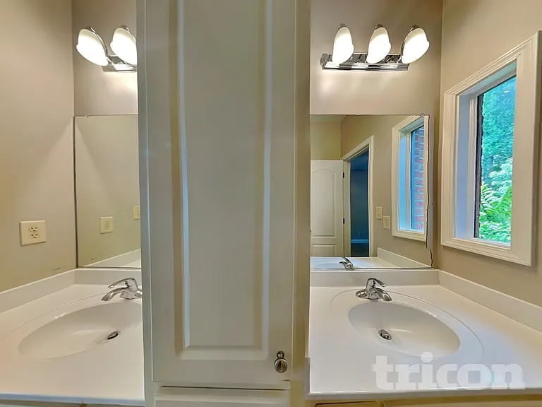 5840 Cool Springs Dr — Photo 19