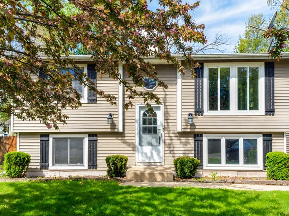 N1199 Beech Dr, Genoa City, WI 53128