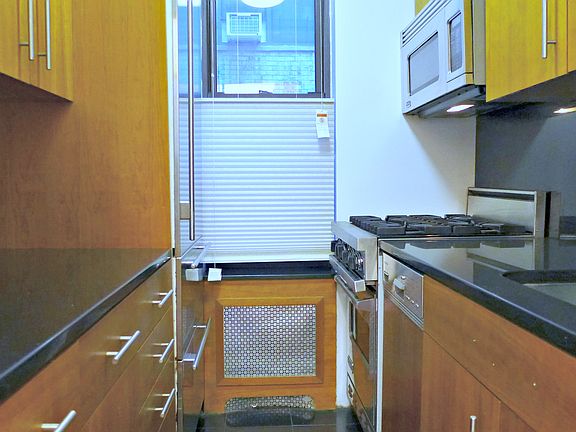 5th image of 3111 Broadway #J1