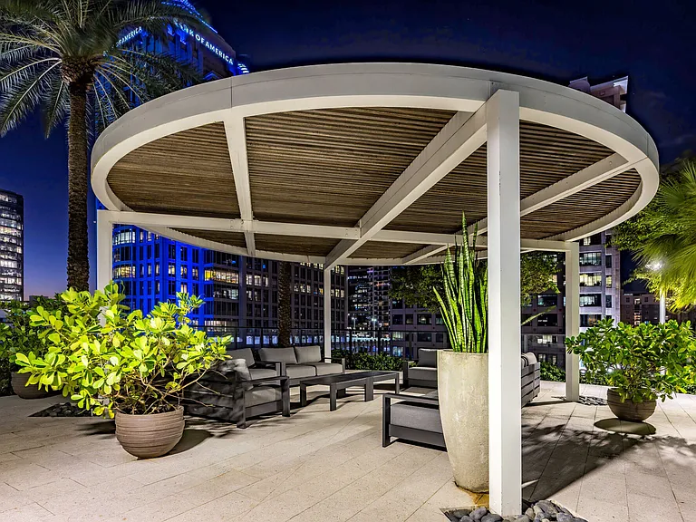 Icon Las Olas — Photo 7