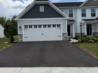83 Long Bend Dr, Carlisle, PA 17015