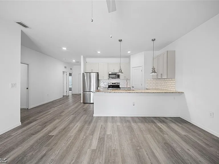 4716 29th St SW — Photo 11