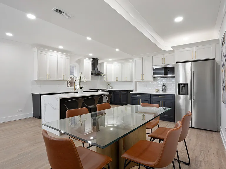 2456 W Huron St — Photo 8