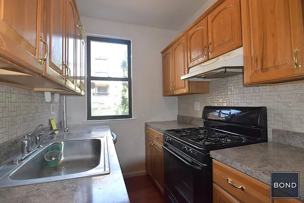 Rented by Bond New York | media 28